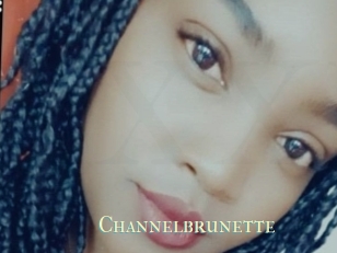 Channelbrunette
