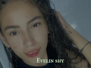 Evelin_shy