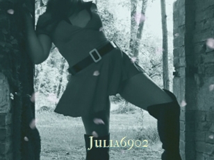 Julia6902