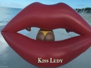 Kiss_Ledy