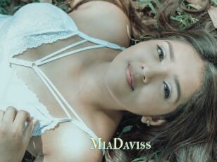 MiaDaviss