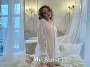 Mia_Bennett