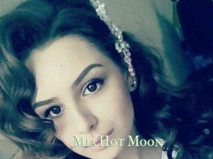 Mia_Hot_Moon