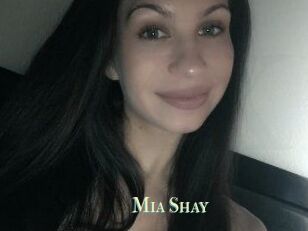 Mia_Shay