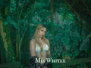 Mia_Whitee