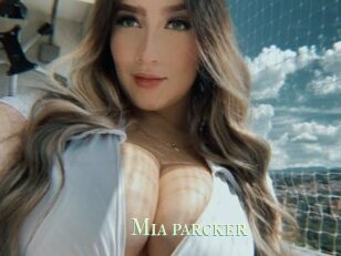 Mia_parcker
