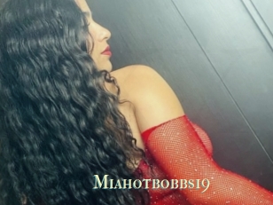 Miahotbobbs19