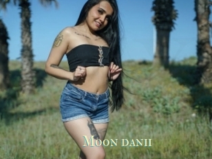 Moon_danii