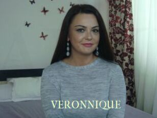 VERONNIQUE_
